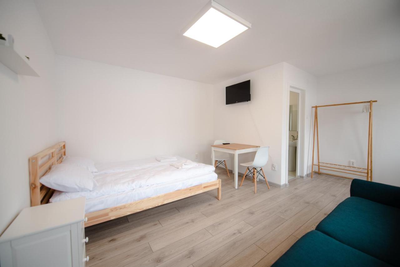 Pixel Guesthouse เตอร์กู เซกูเยสก์ ภายนอก รูปภาพ