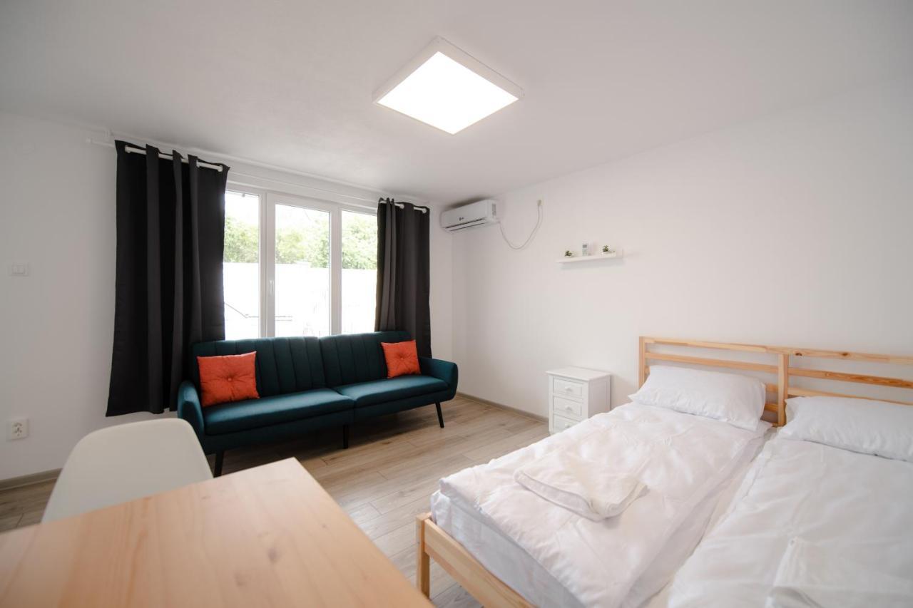 Pixel Guesthouse เตอร์กู เซกูเยสก์ ภายนอก รูปภาพ