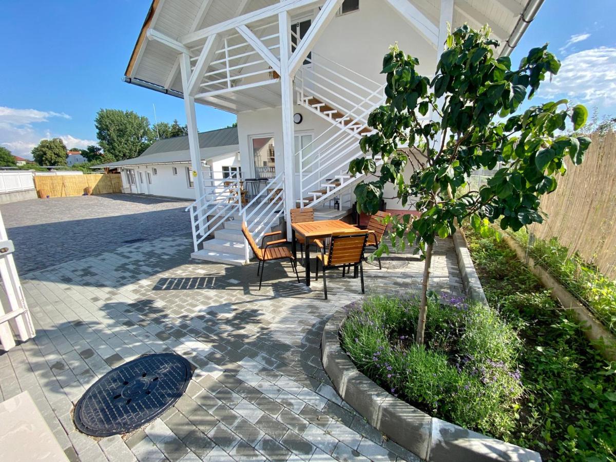 Pixel Guesthouse เตอร์กู เซกูเยสก์ ภายนอก รูปภาพ