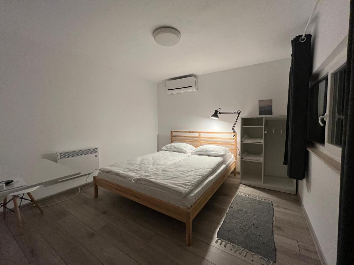 Pixel Guesthouse เตอร์กู เซกูเยสก์ ภายนอก รูปภาพ