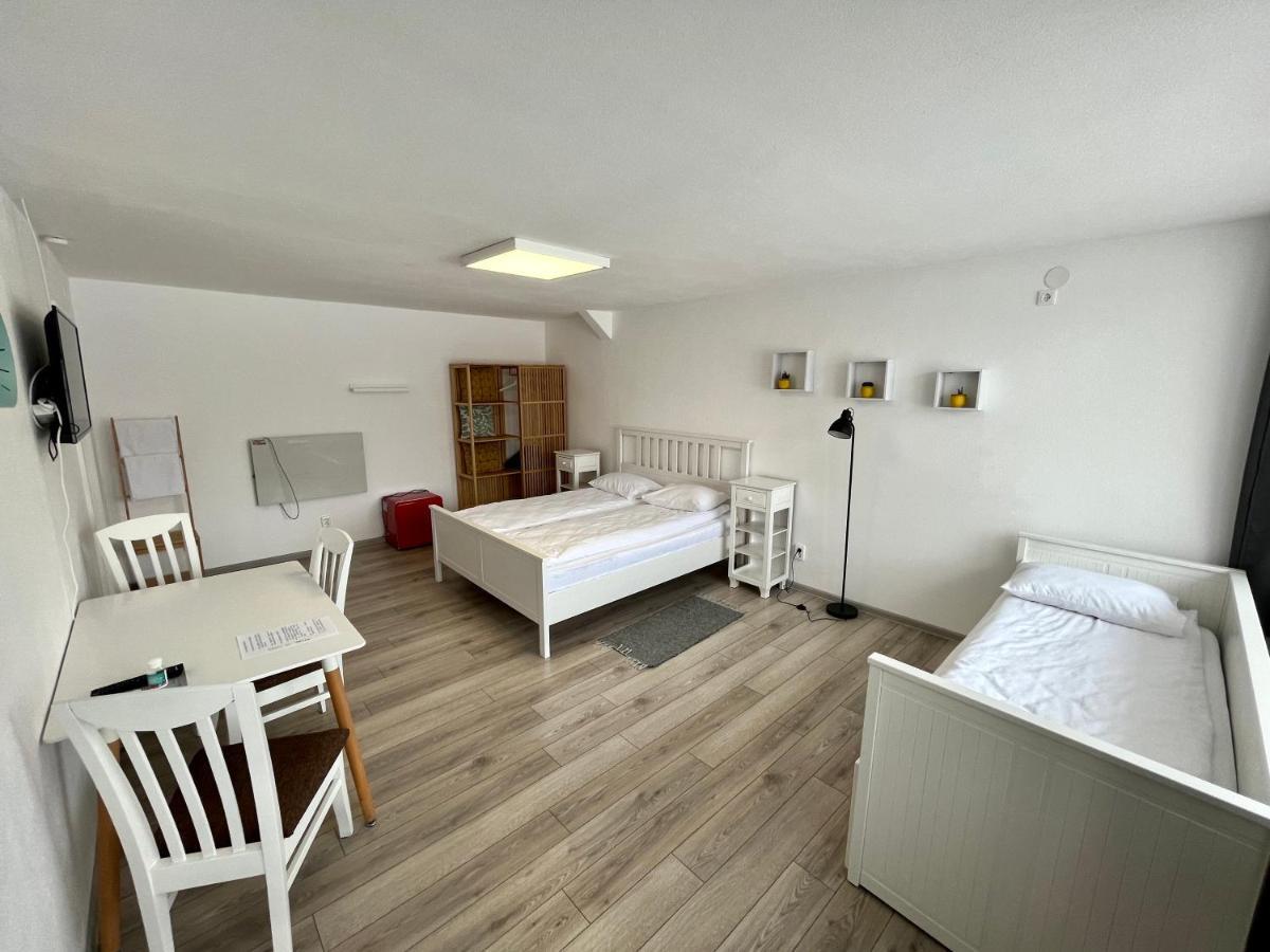 Pixel Guesthouse เตอร์กู เซกูเยสก์ ภายนอก รูปภาพ