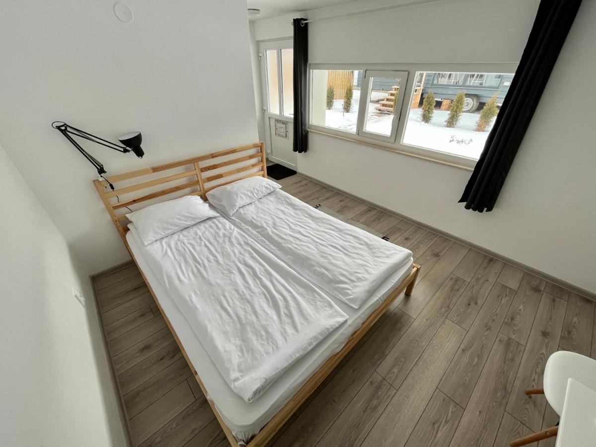 Pixel Guesthouse เตอร์กู เซกูเยสก์ ภายนอก รูปภาพ