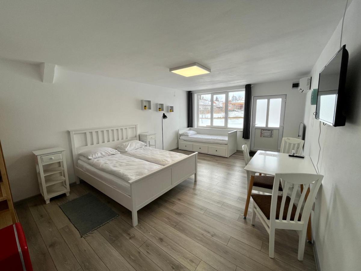 Pixel Guesthouse เตอร์กู เซกูเยสก์ ภายนอก รูปภาพ