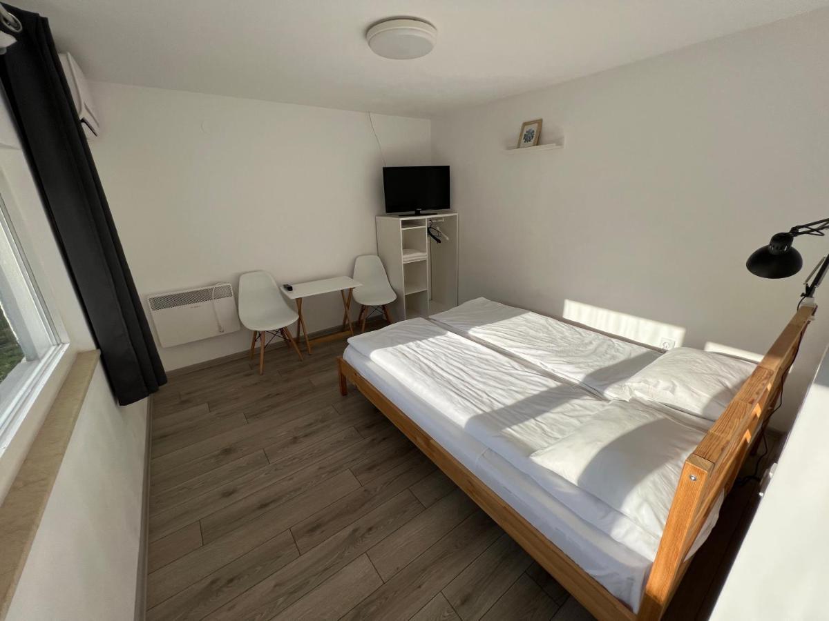 Pixel Guesthouse เตอร์กู เซกูเยสก์ ภายนอก รูปภาพ