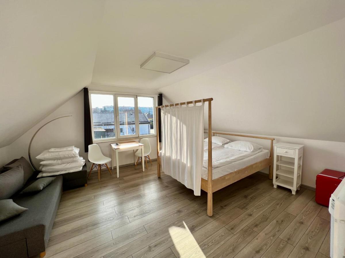 Pixel Guesthouse เตอร์กู เซกูเยสก์ ภายนอก รูปภาพ