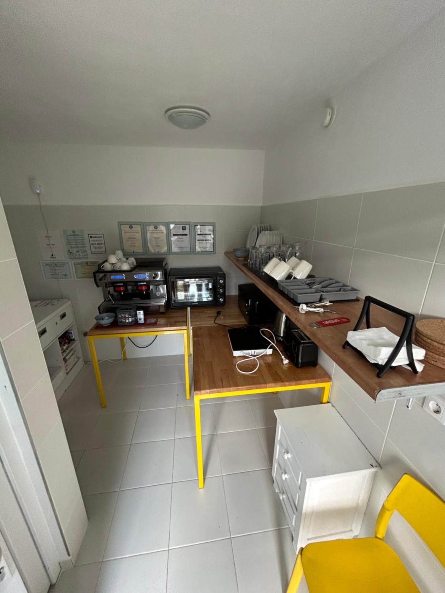 Pixel Guesthouse เตอร์กู เซกูเยสก์ ภายนอก รูปภาพ